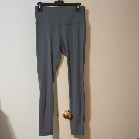 EUC ~ Yogalicious' Gray Colored Ultra Soft Lightweight Leggings (Size: Medium) - Picture 1 of 6